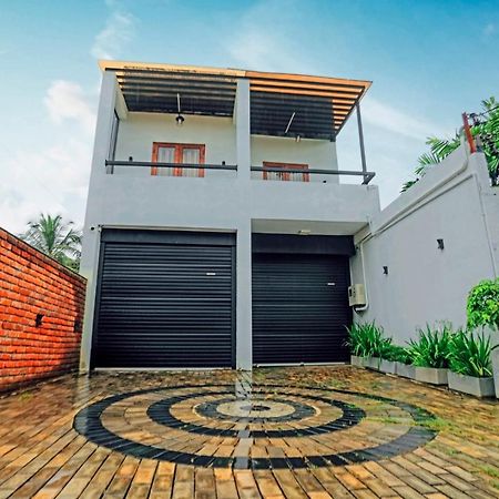 Urban Palm Villa Anuradhapura Exterior photo